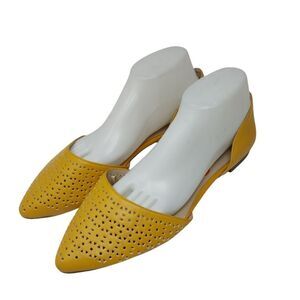 JONES NEW YORK SIGNATURE. YELLO GOLD SANDAL. SIZE 11.
